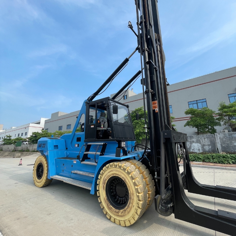 رافعة شوكية للمارينا SOCMA HNF-200 لرفع القوارب في المارينات