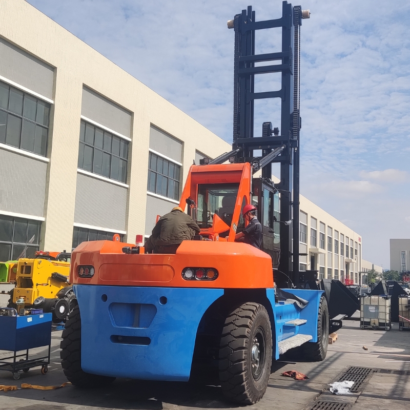 رافعة شوكية للمارينا SOCMA HNF-250 لرفع القوارب في المارينات